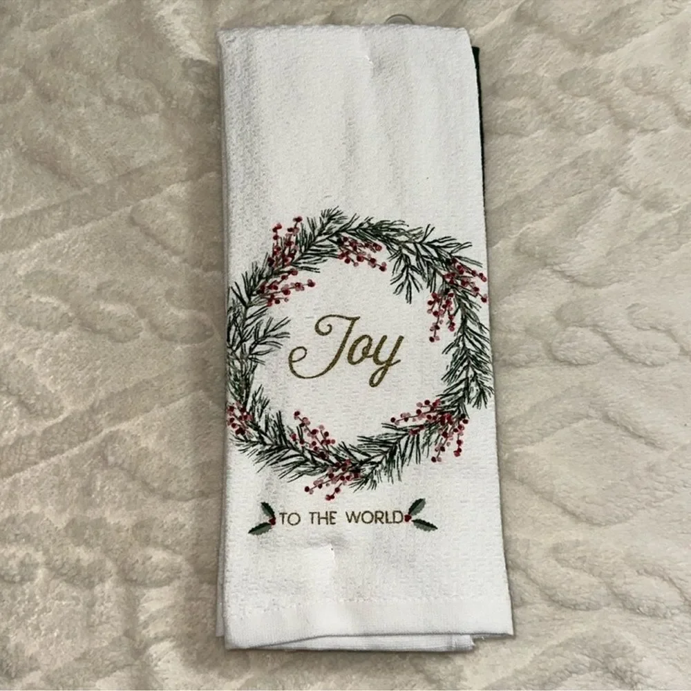 MARTHA STEWART White Gold Red Wreath Green Cotton Kitchen 3 Towel Gift Set